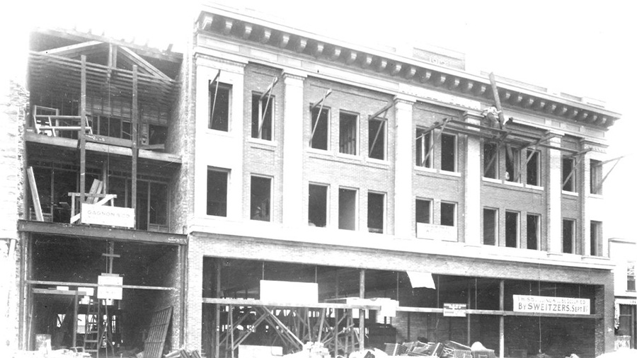 Construction of the Crowley Block on the right and the Warr-Lane building on the left. Photo credit: Lewistown Public Library